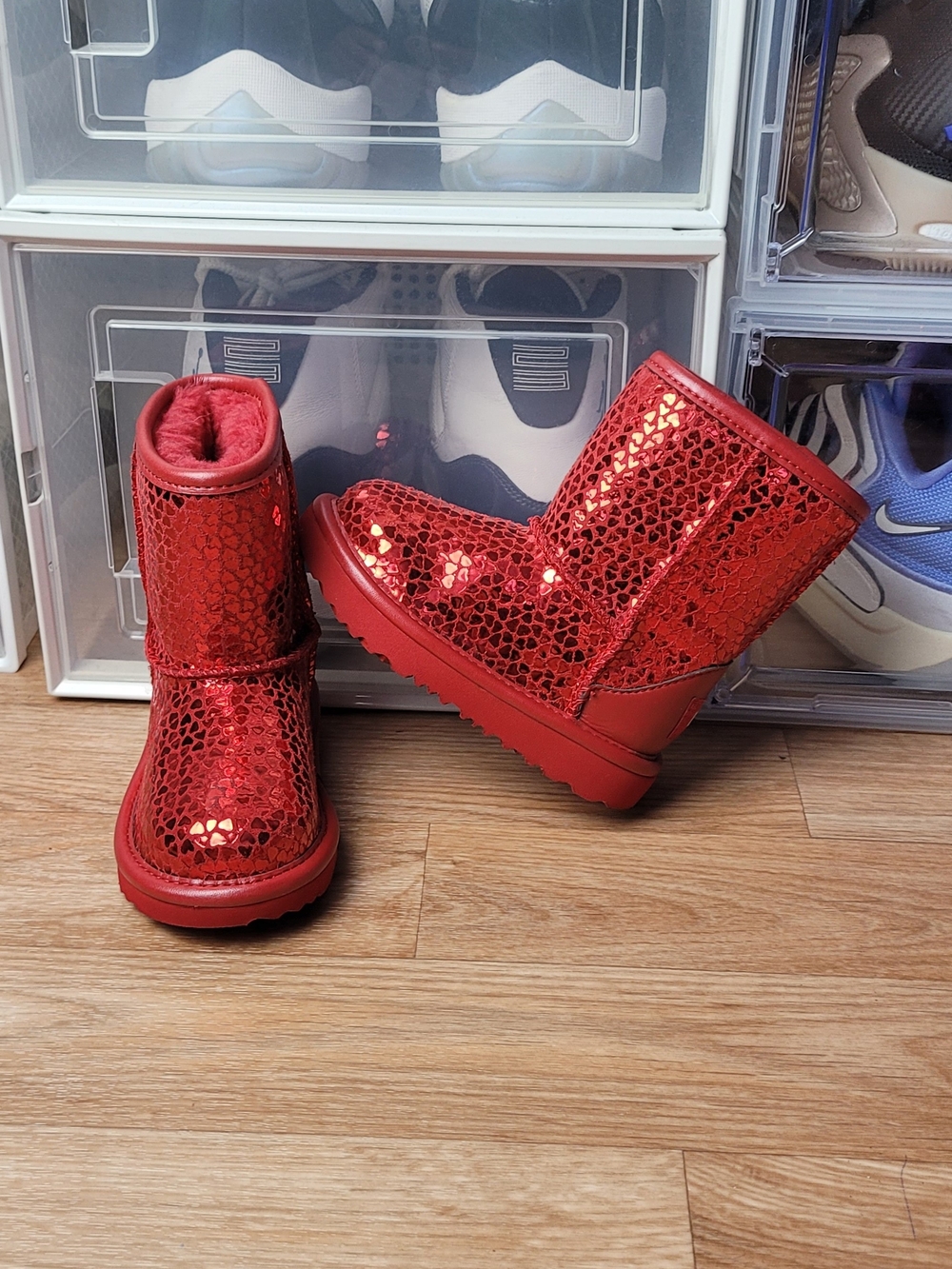 UGG Kids' Classic II Gel Hearts Suede Boots Red 1151613K Youth Size 7c